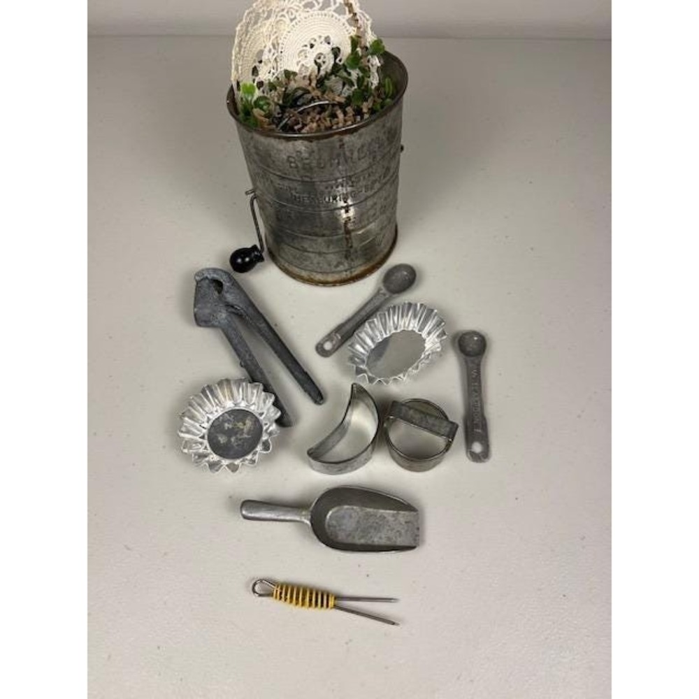 Vintage Metal Sifter‎ Decorative Rustic Kitchenalia Tools Farmhouse Lot Bundle - Picture 3 of 15